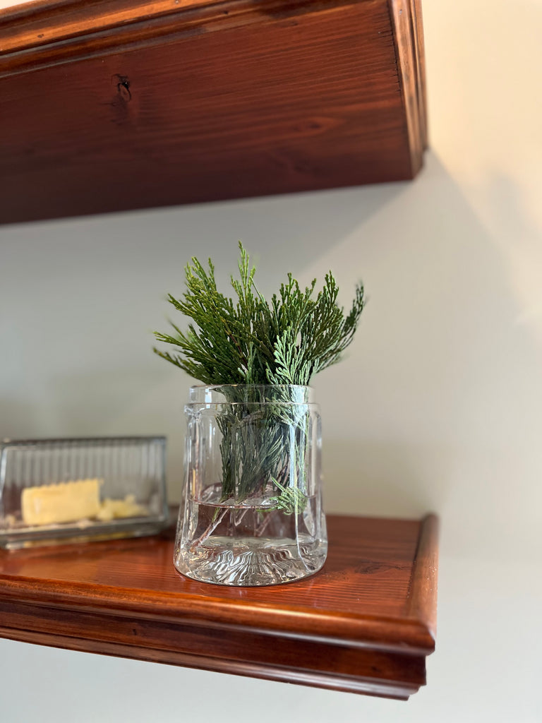 qulited shelf vase