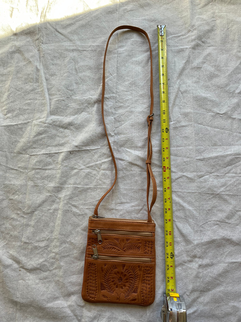 Taft slim crossbody