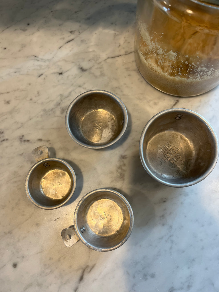 Aluminum measuring cup set