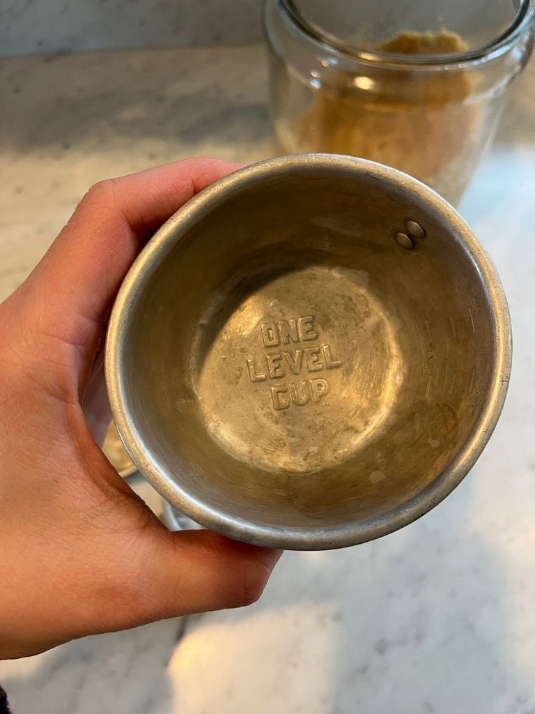 Aluminum measuring cup set