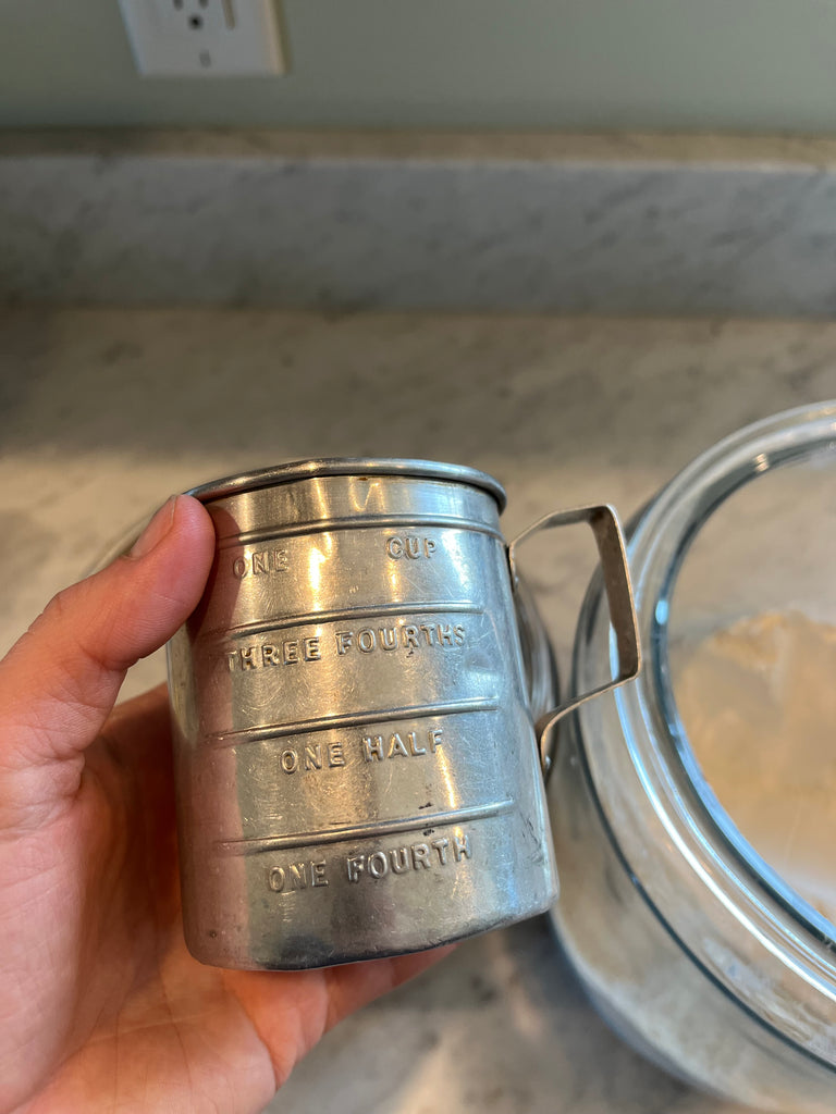 Aluminum 1 cup retro measuring cup [B]
