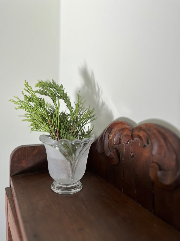 short shelf vase