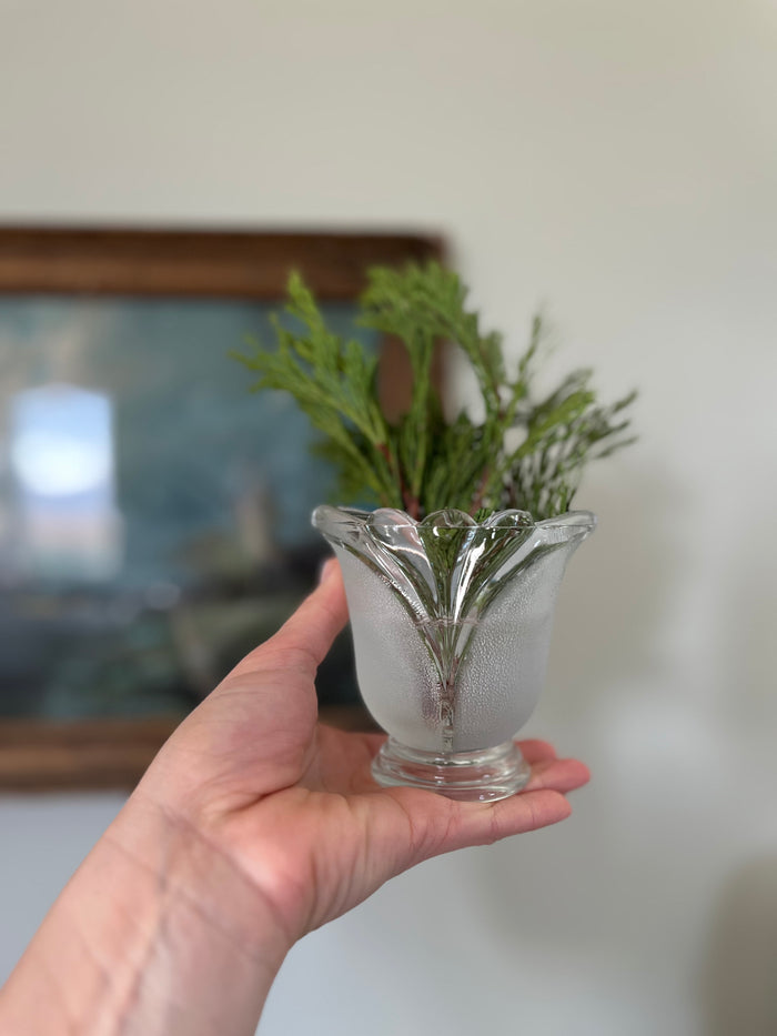 short shelf vase